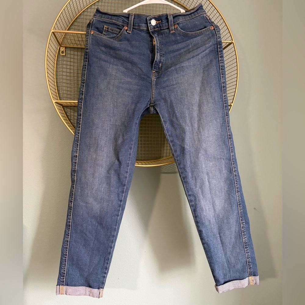 Levi’s signature Strauss Women's mid rise boyfriend Jeans